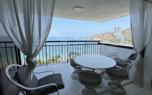 APARTAMENTO EN VENTA PRIMERA LINEA DE PLAYA RODADERO – SANTA MARTA